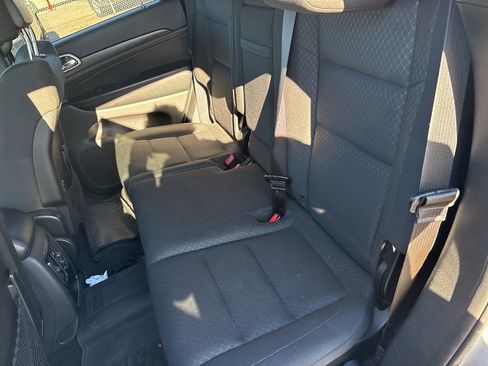 Used 2018 Jeep Grand Cherokee Laredo image 19