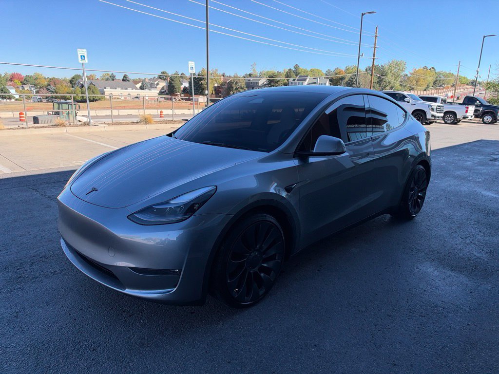 Used 2024 Tesla Model Y Performance AWD/4WD image 2