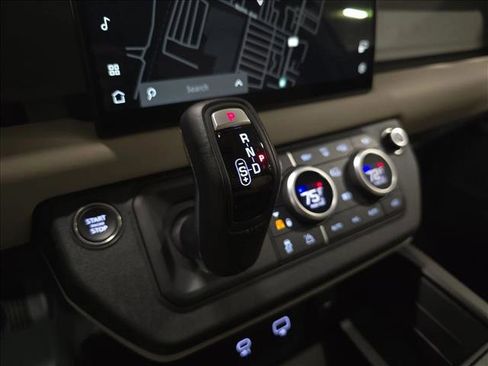 Used 2024 Land Rover Defender 130 S image 25