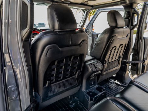 Used 2022 Jeep Gladiator Rubicon w/ LED Lighting Group image 33