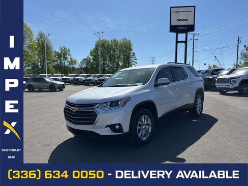 Used 2021 Chevrolet Traverse LT image 1