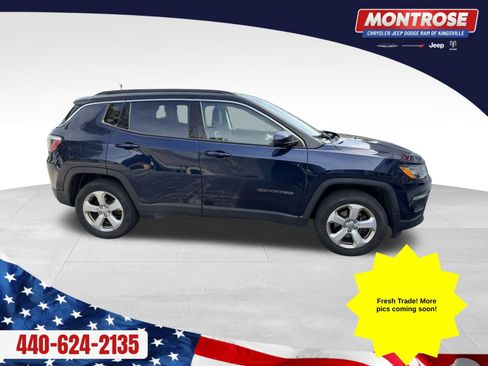 Used 2018 Jeep Compass Latitude w/ Popular Equipment Group AWD/4WD image 3