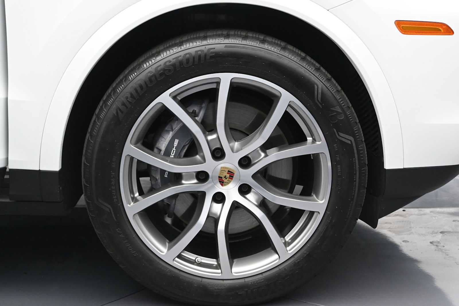 Certified 2024 Porsche Cayenne AWD/4WD image 24