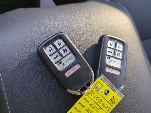 Used 2018 Honda Clarity Touring image 33