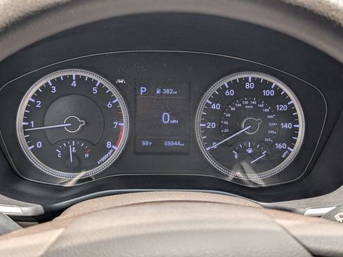 Used 2019 Hyundai Santa Fe SE FWD image 13