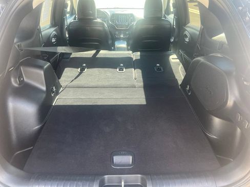 Used 2021 Jeep Cherokee Limited w/ Trailer Tow Group AWD/4WD image 18