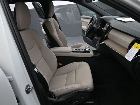 New 2026 Volvo XC90 T8 Plus w/ Protection Package Premier image 27