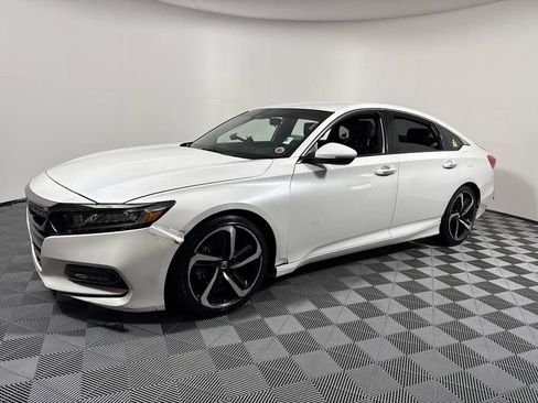 Used 2019 Honda Accord Sport image 2