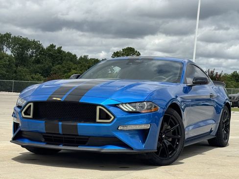 Used 2021 Ford Mustang Coupe RWD image 2