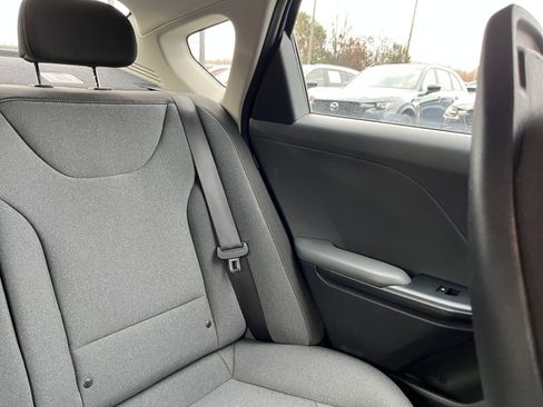 Used 2025 Kia K4 LXS image 36