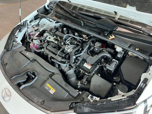 Used 2026 Toyota Prius XLE FWD image 15