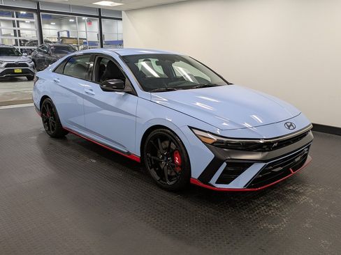 Used 2025 Hyundai Elantra N image 3