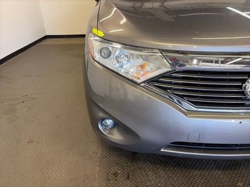 Used 2016 Nissan Quest SV image 2