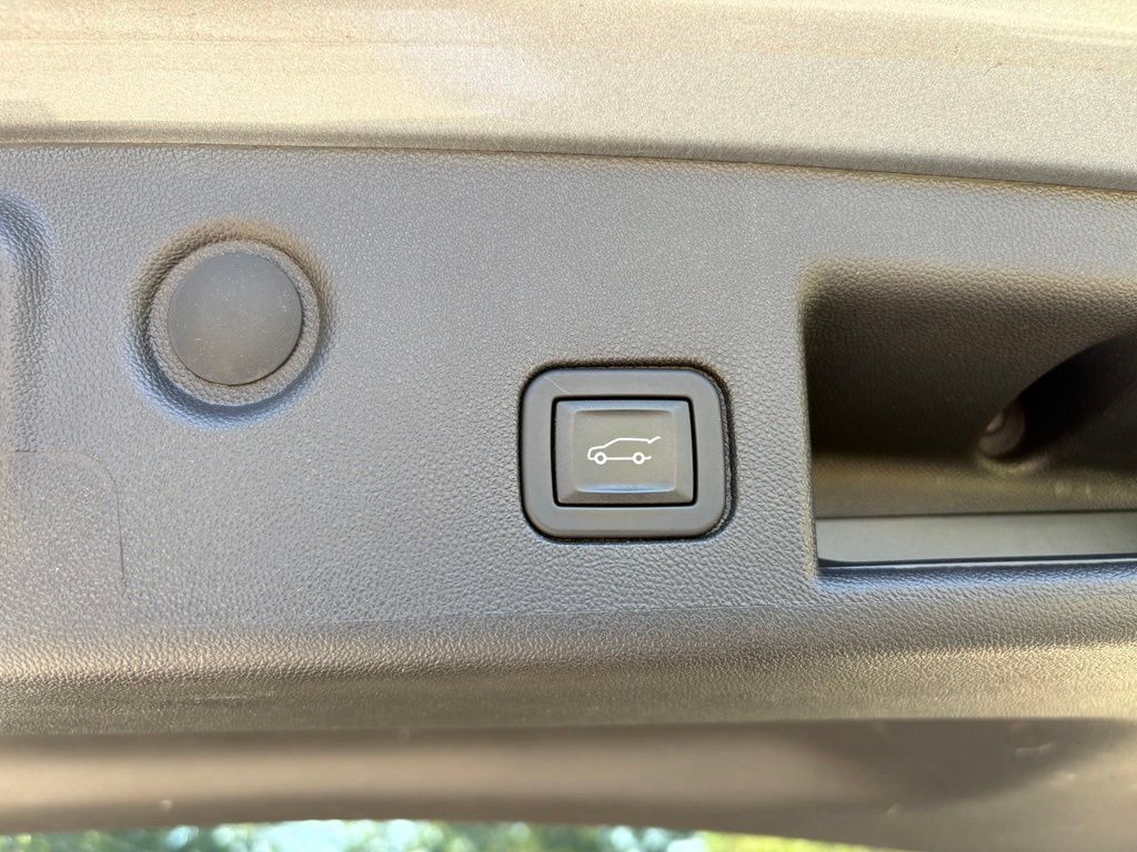 Used 2024 Chevrolet Equinox RS FWD image 48