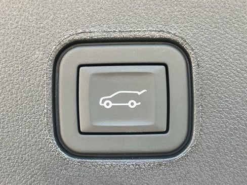 Used 2026 Cadillac Lyriq Signature Sport AWD/4WD image 21