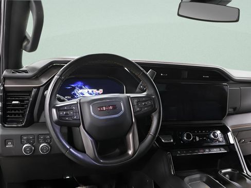 Used 2025 GMC Sierra 2500 AT4 image 8