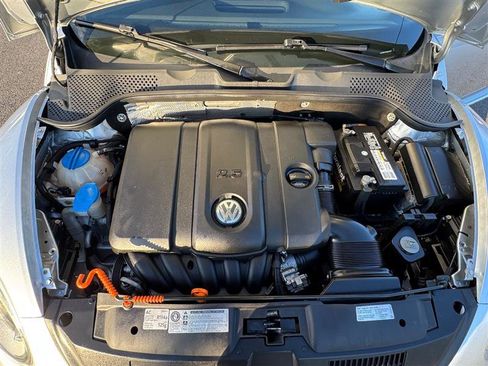 Used 2012 Volkswagen Beetle 2.5 image 39