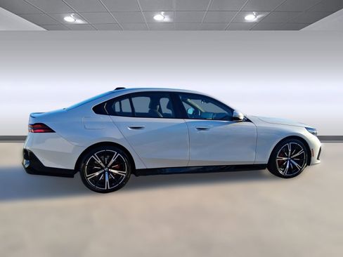 New 2026 BMW 540i xDrive w/ M Sport Package image 8