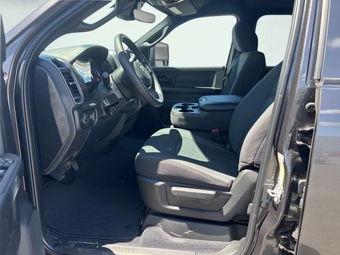 New 2026 RAM 2500 Tradesman AWD/4WD image 9