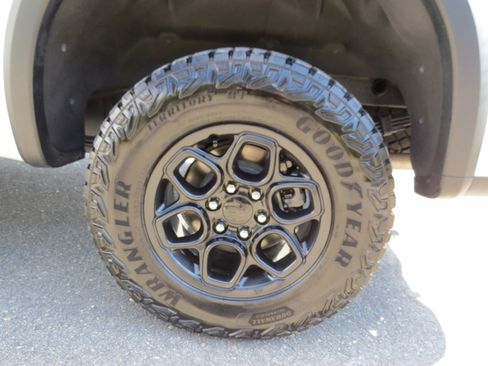 Certified 2024 Chevrolet Silverado 1500 ZR2 w/ ZR2 Bison Edition image 14