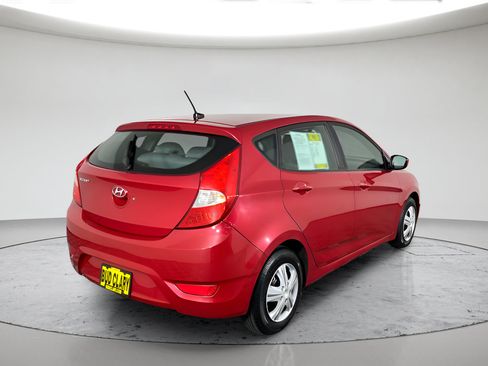 Used 2017 Hyundai Accent SE FWD image 3