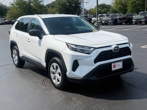 Certified 2024 Toyota RAV4 LE AWD/4WD image 5