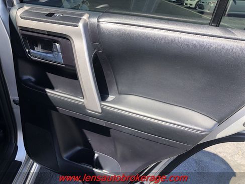 Used 2014 Toyota 4Runner Limited image 19
