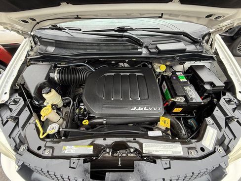 Used 2012 RAM C/V image 10