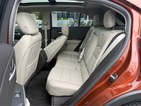 Used 2020 Cadillac XT4 Premium Luxury w/ Cold Weather Package FWD image 17