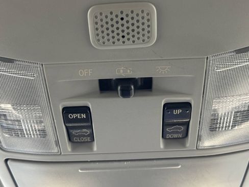 Used 2018 Toyota RAV4 XLE FWD image 34