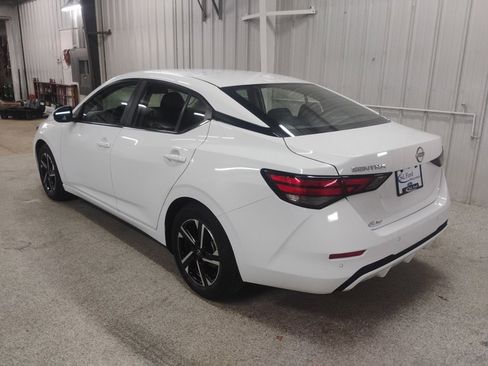 Used 2024 Nissan Sentra SV image 23