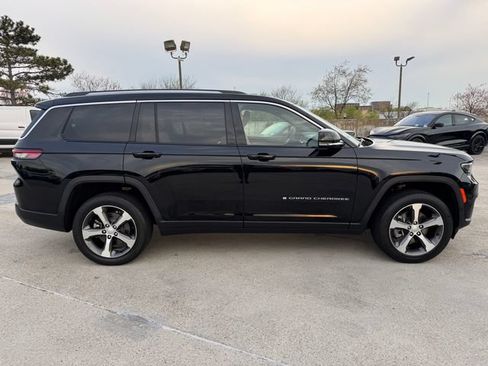 Used 2023 Jeep Grand Cherokee L Limited AWD/4WD image 7