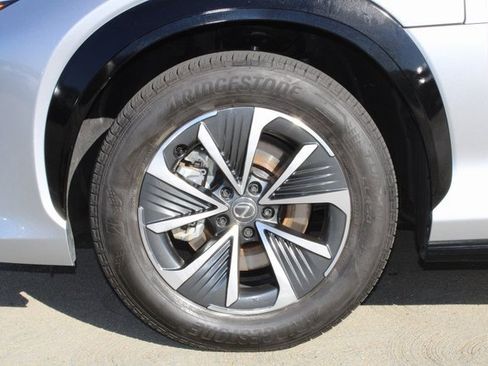 Certified 2025 Lexus RZ 450e image 4