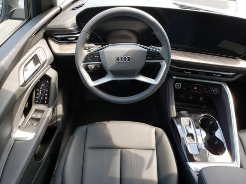 New 2025 Audi Q5 Premium image 9