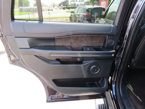 Certified 2021 Ford Expedition Limited image 18