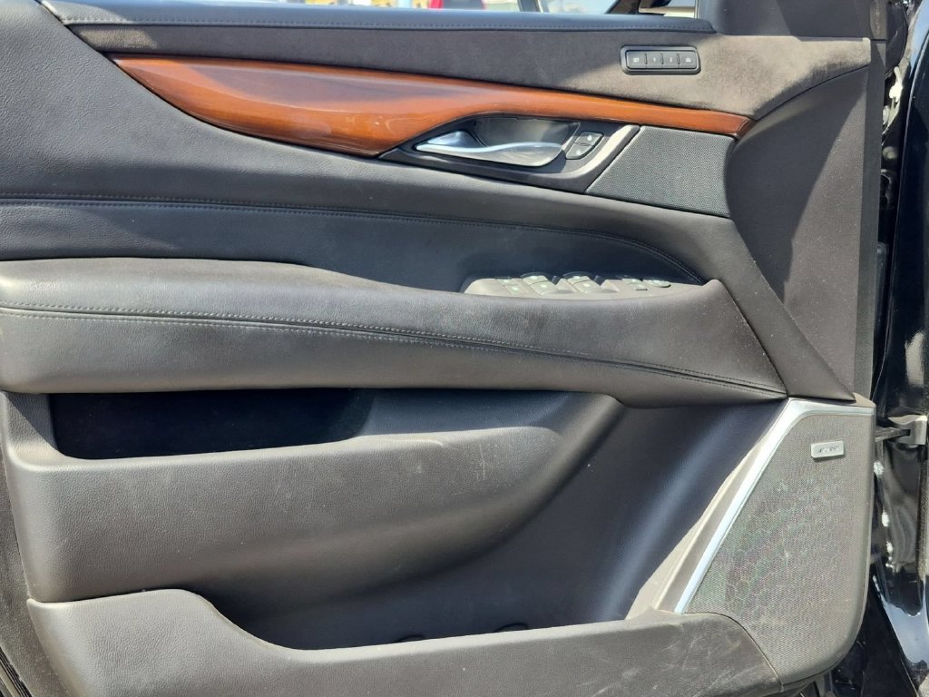 Used 2019 Cadillac Escalade ESV Premium Luxury AWD/4WD image 22