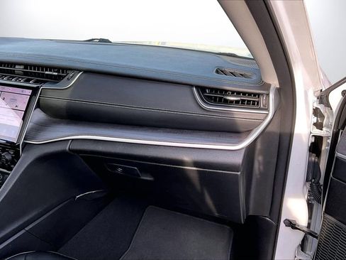 Certified 2023 Jeep Grand Cherokee Limited image 22