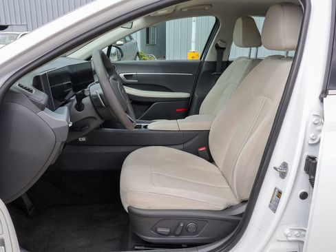 Used 2025 Hyundai Sonata SEL FWD image 7