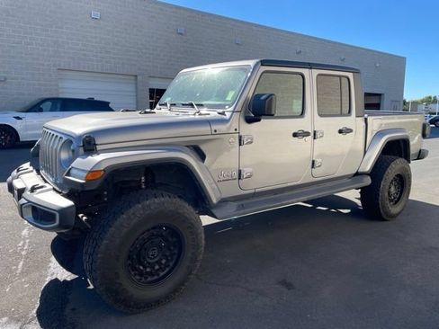 Used 2020 Jeep Gladiator Overland w/ Safety Group AWD/4WD image 4