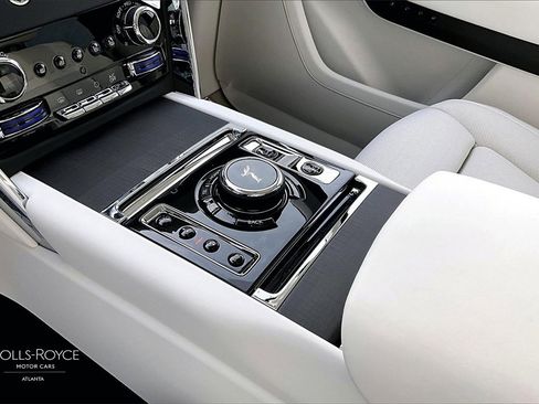 New 2026 Rolls-Royce Cullinan image 8