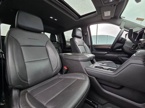 Used 2024 GMC Sierra 2500 Denali w/ Denali Reserve Package image 30