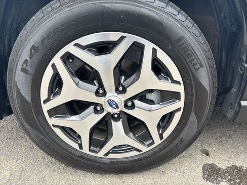 Used 2020 Subaru Forester Premium AWD/4WD image 38