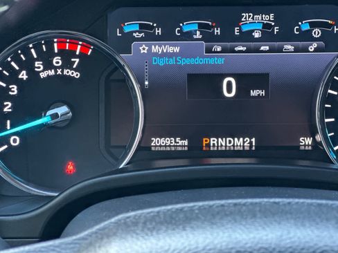 Used 2022 Ford F250 Lariat w/ Chrome Package image 28