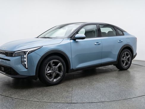 Used 2025 Kia K4 FWD image 3