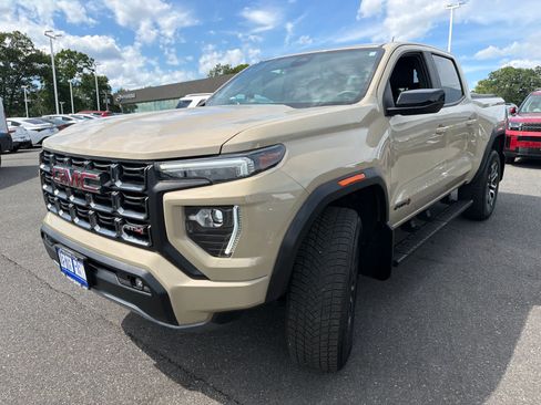 Certified 2024 GMC Canyon AT4 AWD/4WD image 6