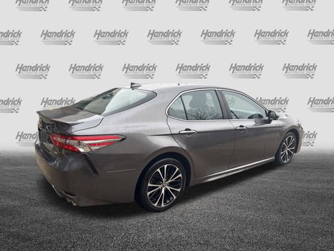 Used 2019 Toyota Camry SE image 10