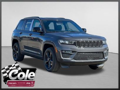 Used 2025 Jeep Grand Cherokee Limited w/ Black Appearance Package