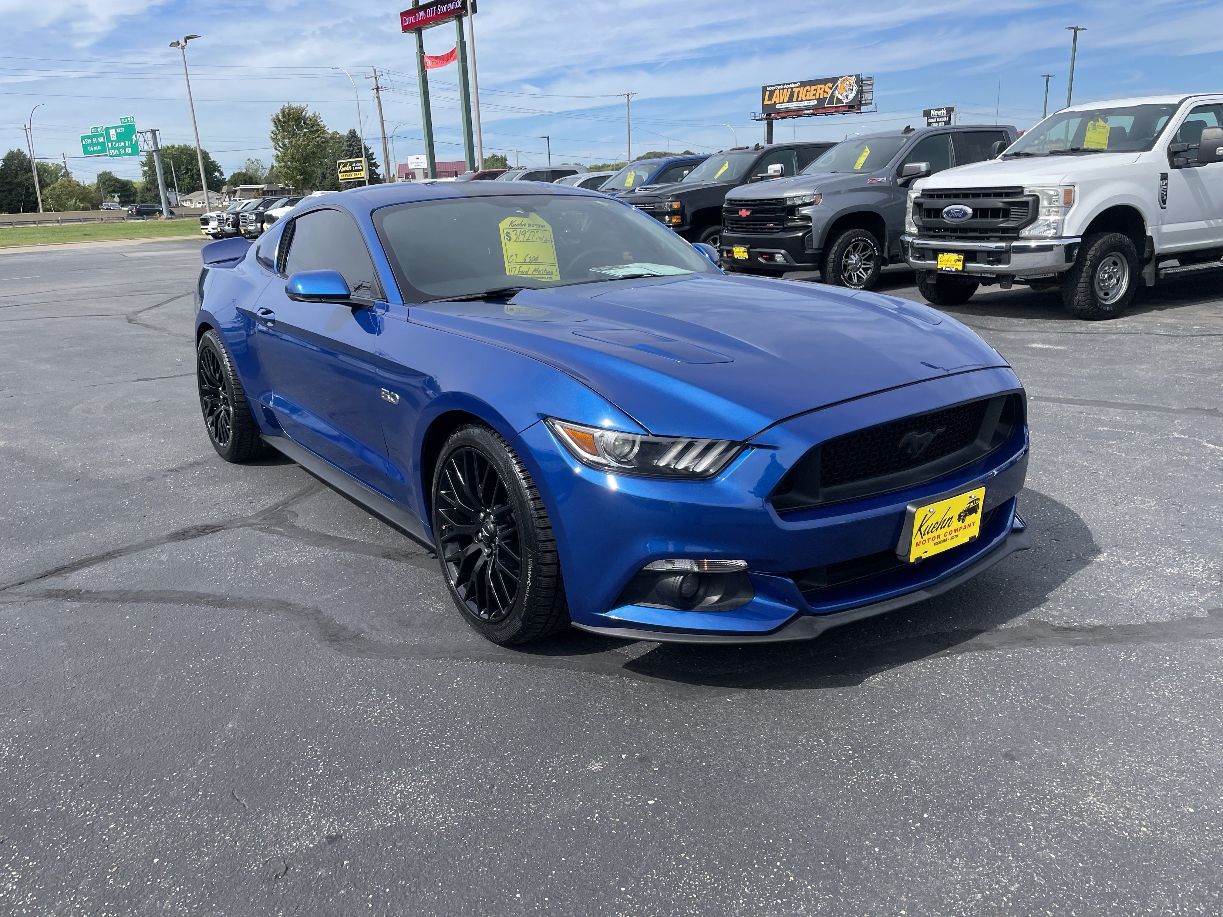 Used 2017 Ford Mustang GT Premium w/ GT Performance Package RWD image 2