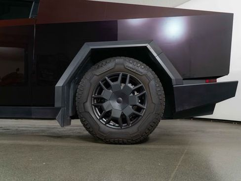 Used 2024 Tesla Cybertruck Cyberbeast AWD/4WD image 13