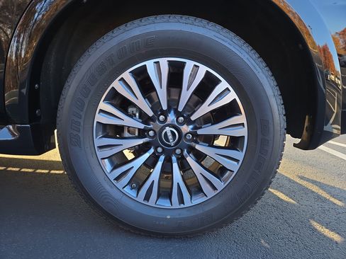 Certified 2024 Nissan Armada SL w/ Midnight Edition Package image 12